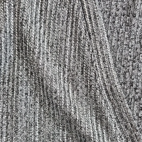 NWT White House Black Market Short Sleeve V Neck Foil Tee Sz Small - Picture 2 of 5